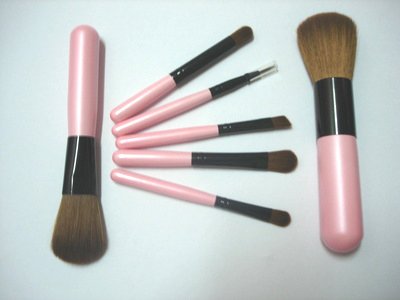 Charm Holiday Brush Set