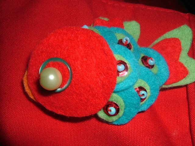 koisan red brooch / japanesse colection