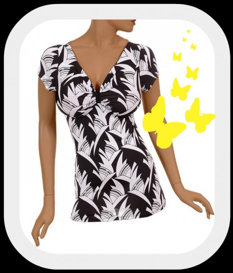 Black/White Geometric Patterned Top