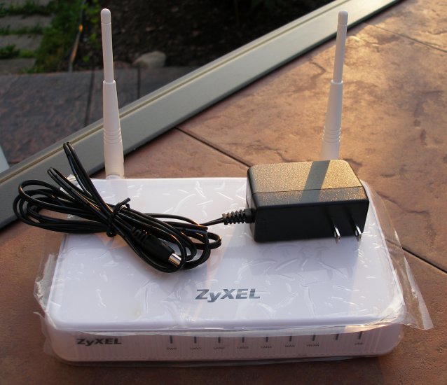 ZyXEL X-550 XtremeMIMO 108Mbps 802.11b/g Router