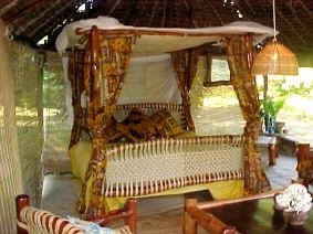 Funzi 4 Poster Bed