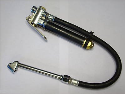 AIR TIRE CHUCK INFLATOR WITH GAUGE