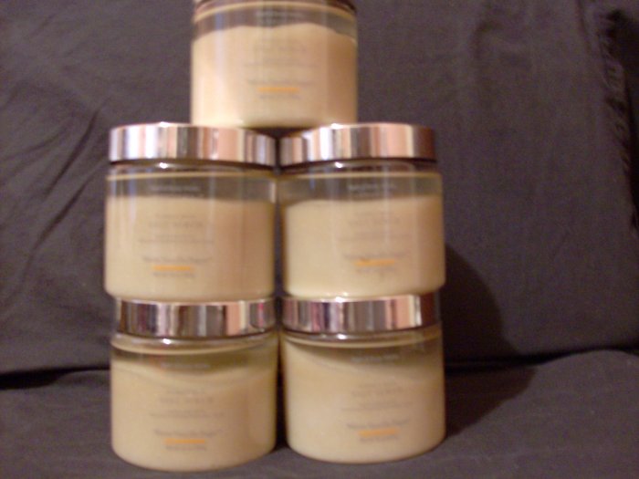 1 Bath & Body Works Warm Vanilla Sugar Scrub Fast Ship