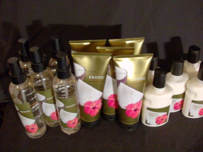 Bath and Body Works Exotic Coconut Nine Piece Set