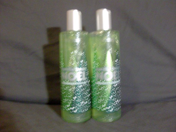 Bath and Body Works Vanilla Bean Noel Shimmering Shower Gel x2