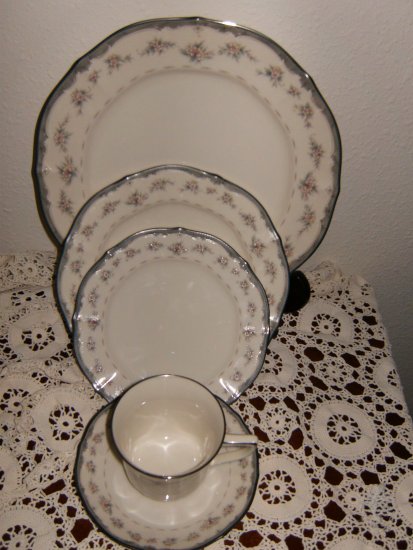 Noritake Taviata Pattern