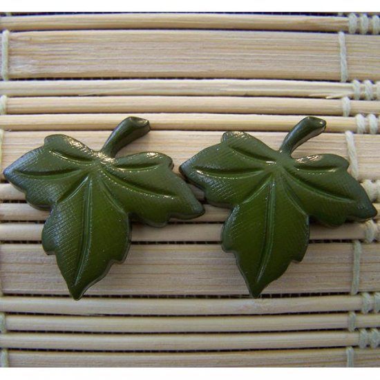 big grean leaf stud earrings