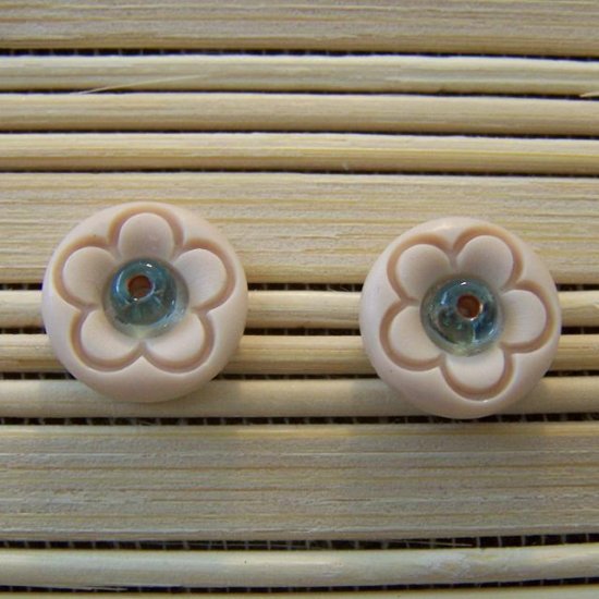 cream flower with blue bead stud earrings