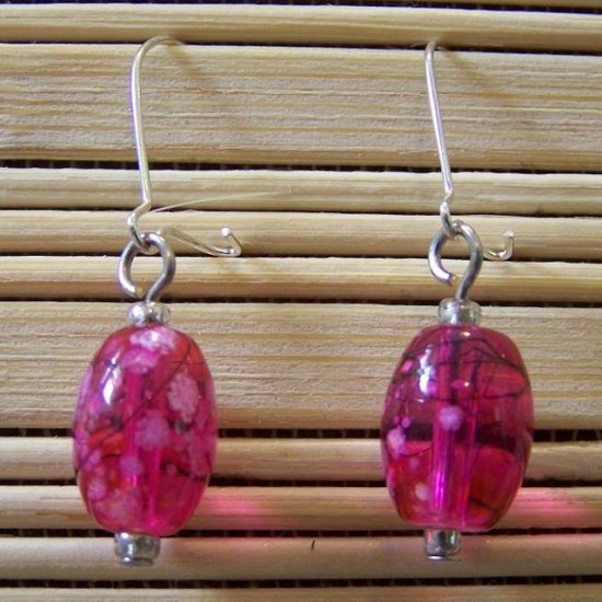 fuschia speckled oval dangle earrings