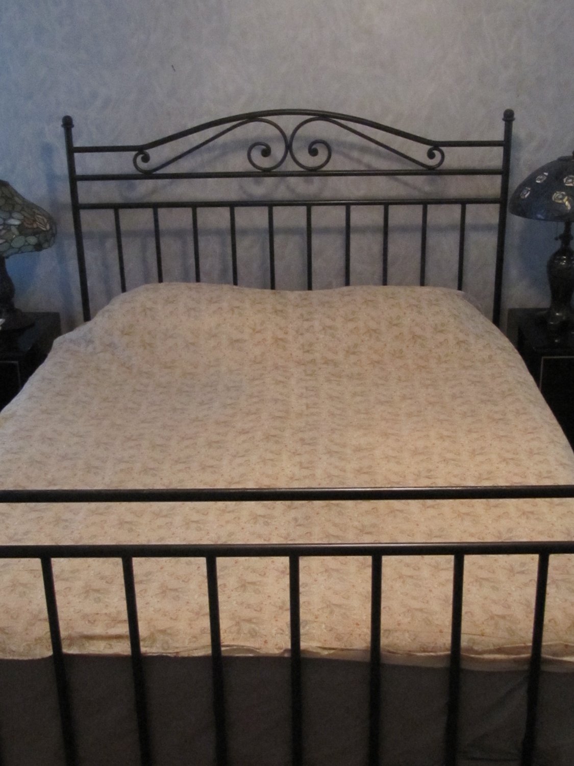 Antique Comforter Soft Cotton Paisley Cover Warm Flannel Cotton Batting Inside c 1920s 72x124 In