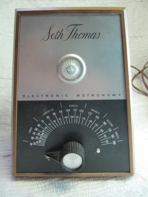 Vintage Seth Thomas Metronome Electronic Plug In Model E962-000 Works Great