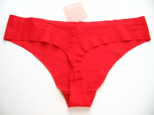 A0256 CALVIN KLEIN B. RED UNFINISH EDGE THONG F2636, SIZE MEDIUM