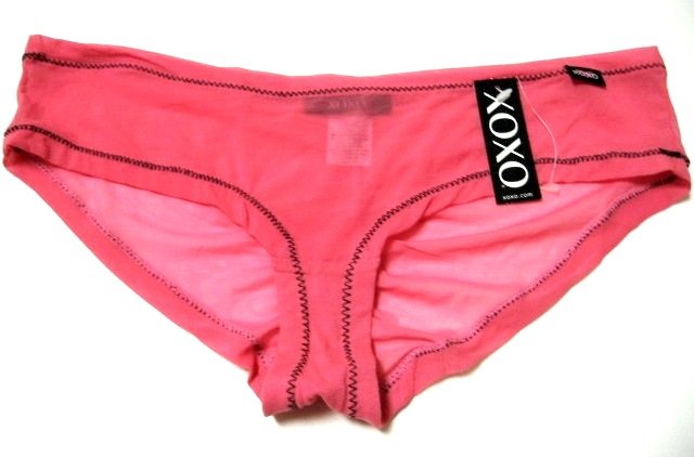 6U0402 XOXO FUCHSIA/BLK STRETCH SHEER MESH HIPSTER, SIZE MEDIUM