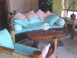 Authentic love seat (funzi)