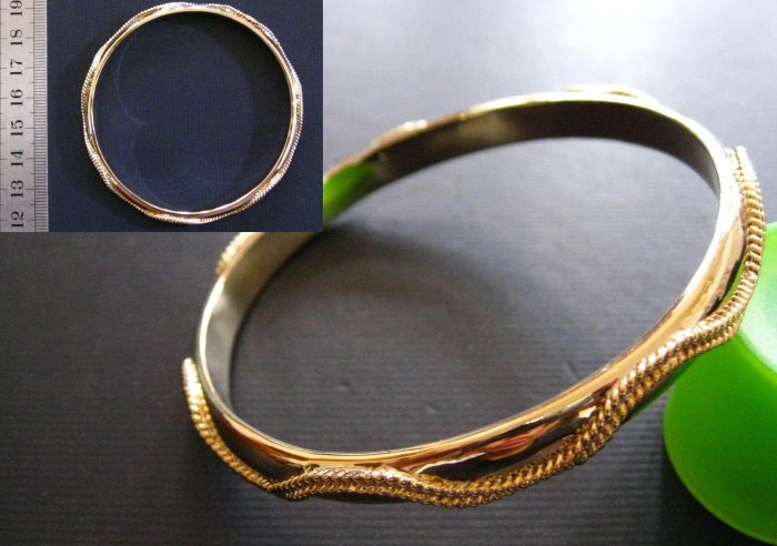 Sparkling Gold Bangle