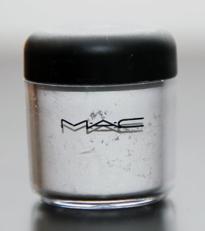 Mac pro pigment WHITE MATTE 1/4 TSP SAMPLE SIZE