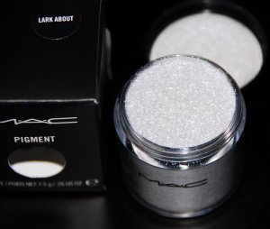 Mac Pigment LARK ABOUT SAMPLE SZ