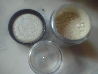 MAC PIGMENT WHITE SAMPLE SZ