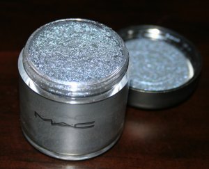 MAC PIGMENT NAVAL BLUE~~~ SAMPLE SZ SO PRETTY~~``