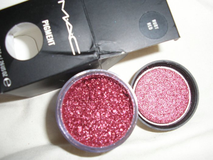 mAC PIGMENT ruby red W0W SO SEXY SAMPLE SZ 1/4 TSP
