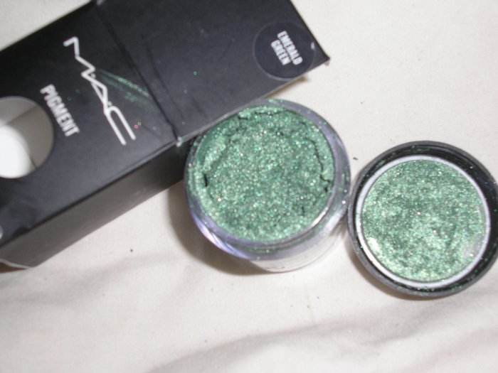 mac pigment EMERALD GREEN W0W L00K sample sz