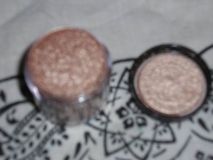 Mac Pigment GOLD MODE sample