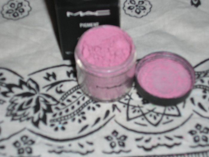 mac pro matte pigment MAUVE sample