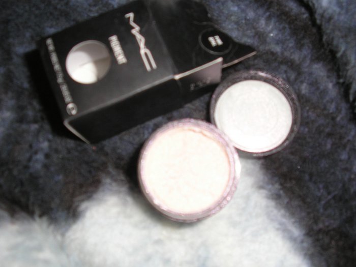 `Mac PINK OPAL Pigment 1/4 sample sz