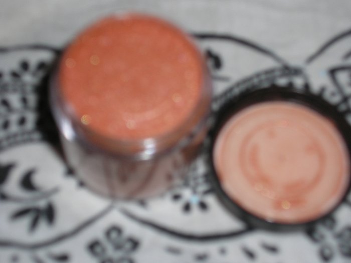 MAC PIGMENT OFF THE REDAR! w0w sample sz
