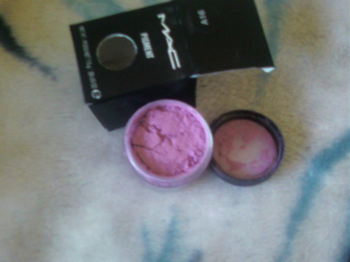 mac pigment pro PINK matte..~~sample sz