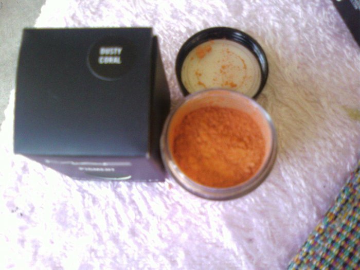 mac pigment DUSTY CORAL a pro matte