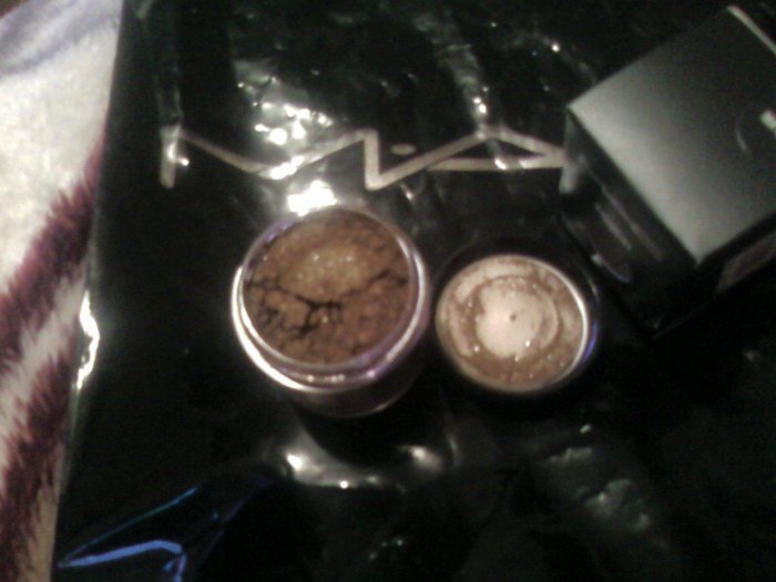 mac pigment TEA TIME sample it a must have colour just beautiful