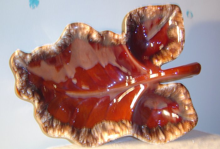 HULL LEAF LARGE BROWN DRIP LEAF DISH