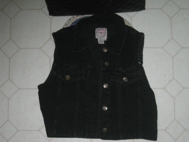 'Resisto' Girls Sz M Corduroy Vest