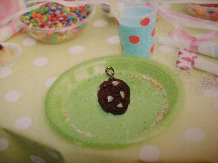 Chocolate cookie with white chocolate chunks charm
