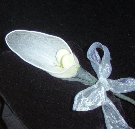 One Dozen Italian Mesh Calla Lily Confetti FlowerFavor