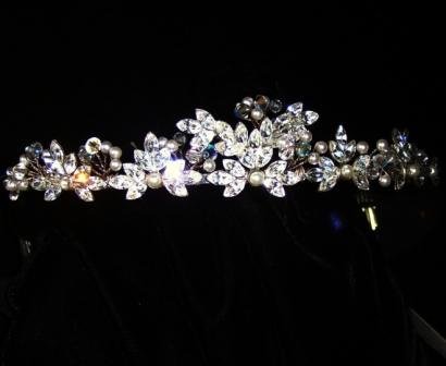 Falling leaves Tiara in Swarovski Crystal & Rhodium