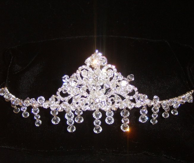 Annalise Face Frame Crystal Crown in Silver with crystal cascades