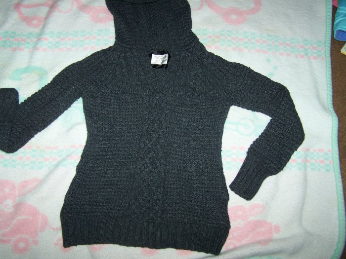 OLD NAVY Sweater for woman sz. M