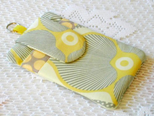 Cell Phone Ipod Gadget Holder - Optic Blossom Linen Amy Butler