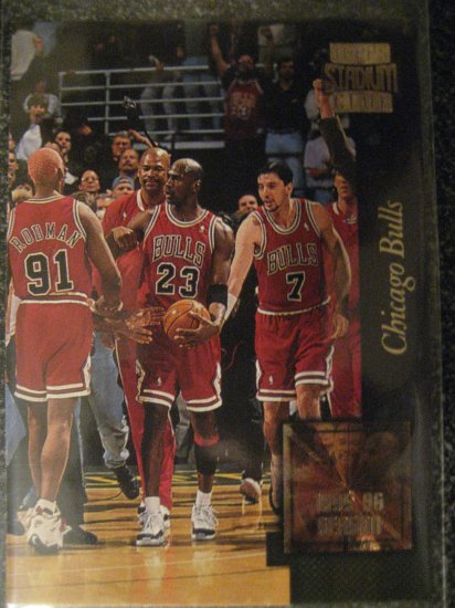 95/96 Topps Stadium Club Chicago Bulls best season ever Golden Moments card. 72W10L Season Jordan