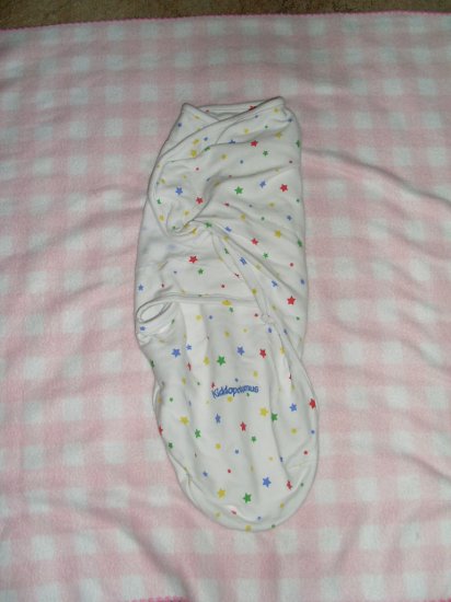 Kiddapotomus Swaddle Me blanket, swaddle blanket, baby girl boy star print