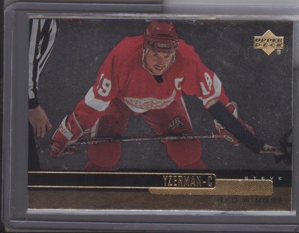 Steve Yzerman '99-00 UD Gold Reserve Card