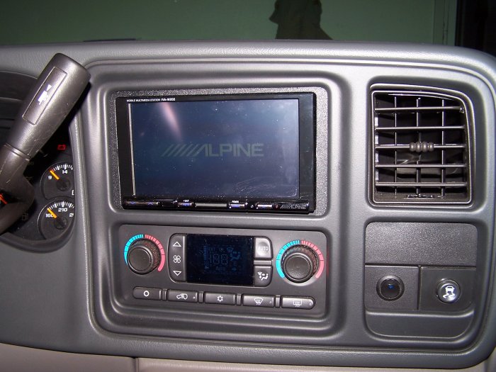 Alpine IVA-W200 indash DVD and Monitor