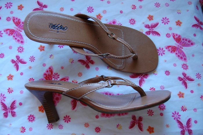 Mossimo Brown Leather High Heesl Size 10 Thongs Womens Shoes Sandals Sz 10