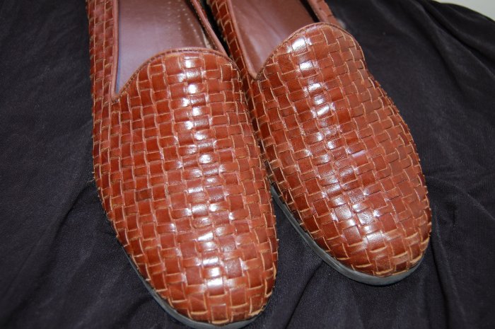 Bass size 8 M Flats Leather Brown Latice Weaved Loafers Flats Womens Shoes
