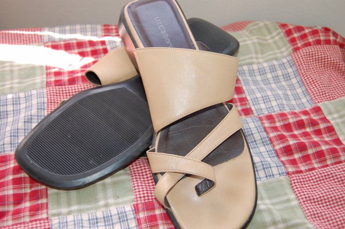 Liz Claiborne Sz 9 Tan Flat Slide Slip On Sandals Womens Shoes