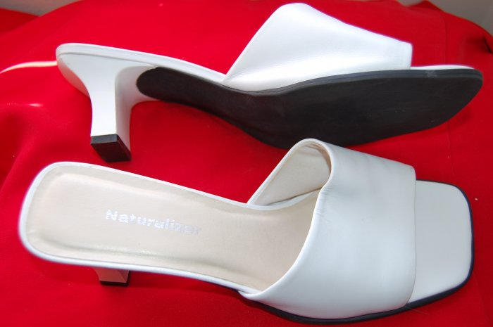 Naturalizer Sz 9.5 White Dressy Sandals Womens Heels Shoes