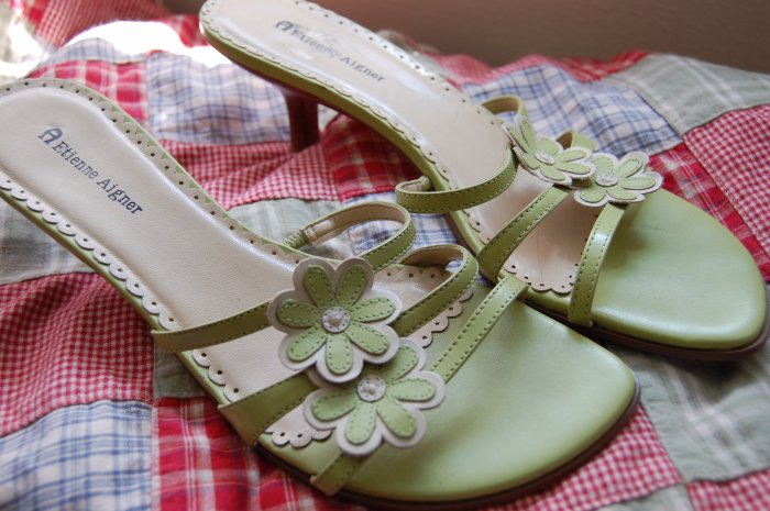 $70 Etienne Aigner Sz 9 Green Flower Slides Mules Womens Sandals