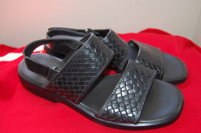 Azaleia Sz 9 Black Leather Made n Brazil Weaved Womens Shoes Sandals